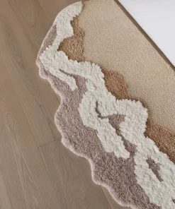 Irregular bedside rug, cream style, INS-inspired, high-end sense, suitable for bedroom, cloakroom and living room.